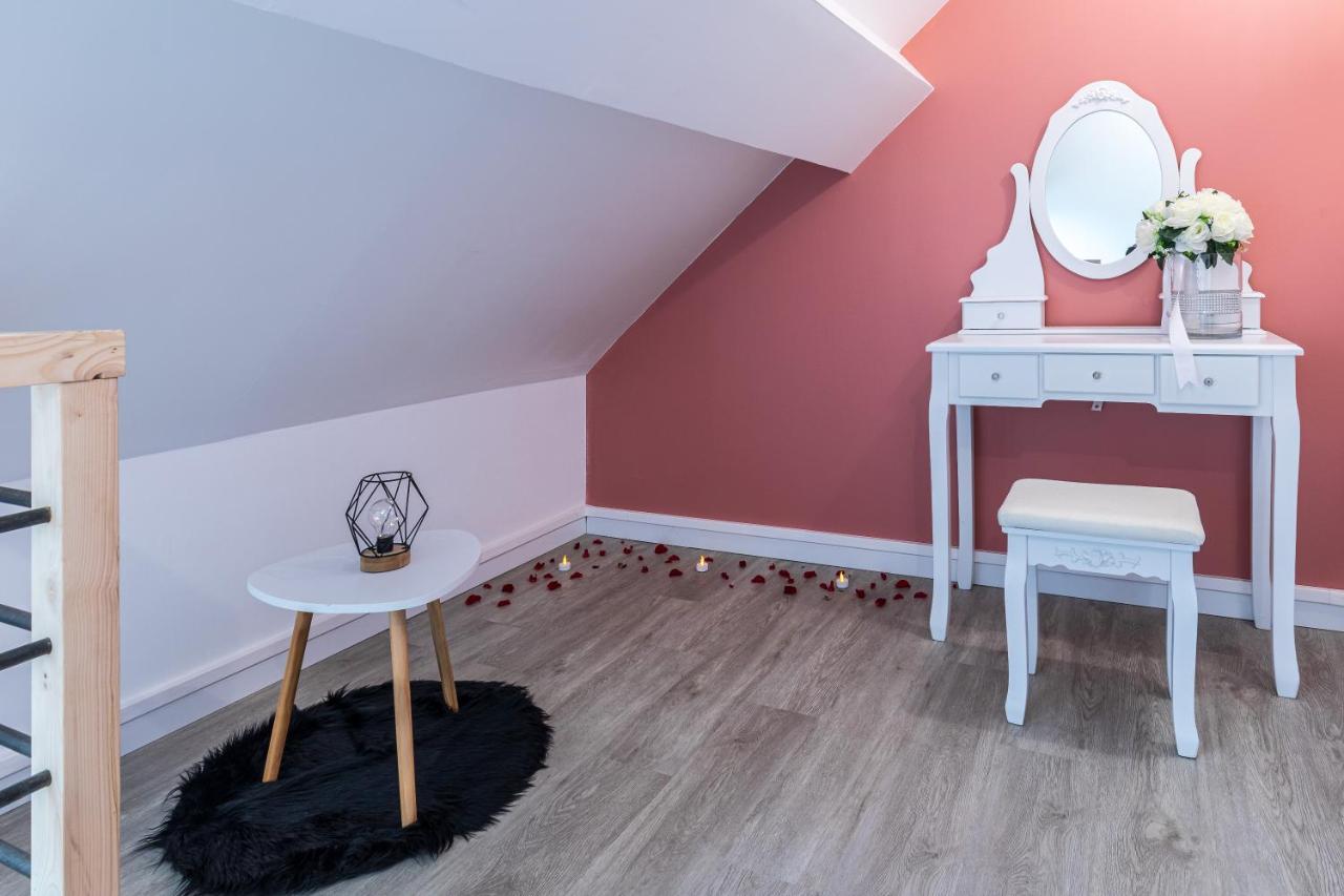 Suite L'Echappee - Maison Romantique - Spa & Sauna Privatif- Pole Dance - Lit Rond Avec Miroir Au Plafond Pezarches Εξωτερικό φωτογραφία