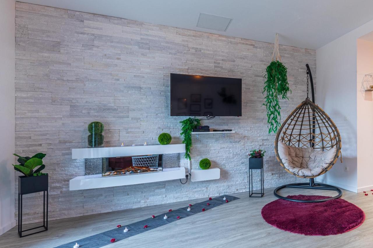 Suite L'Echappee - Maison Romantique - Spa & Sauna Privatif- Pole Dance - Lit Rond Avec Miroir Au Plafond Pezarches Εξωτερικό φωτογραφία